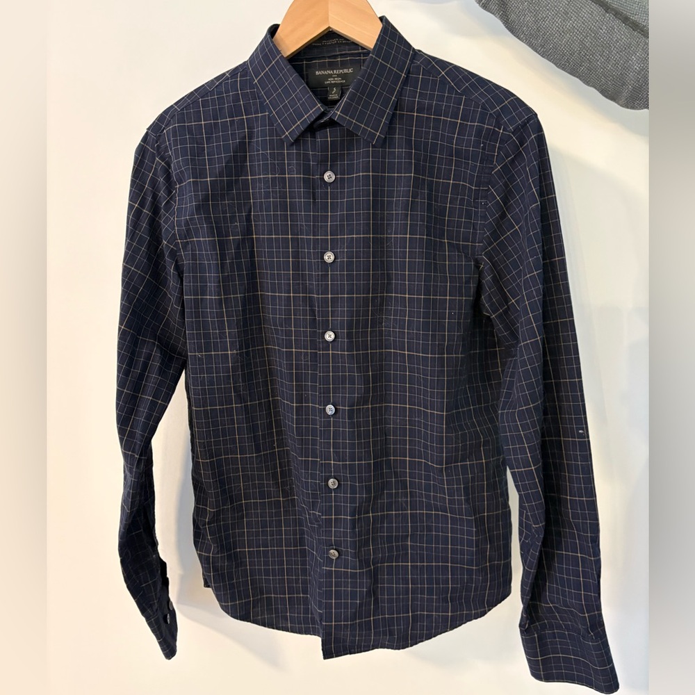 Banana Republic Men's Dark Blue Plaid Shirt